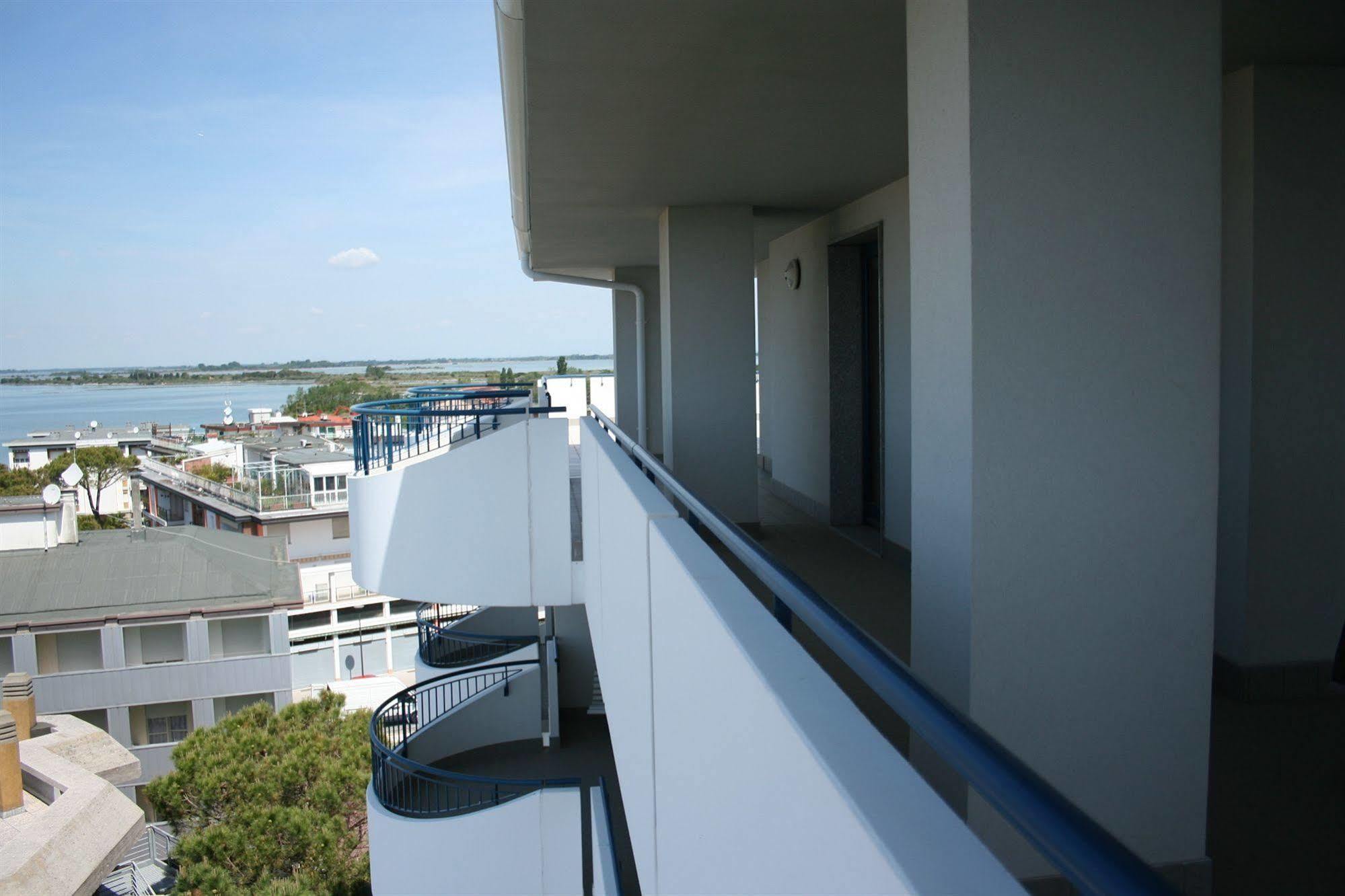 Apart Hotel Atlantic Grado Extérieur photo